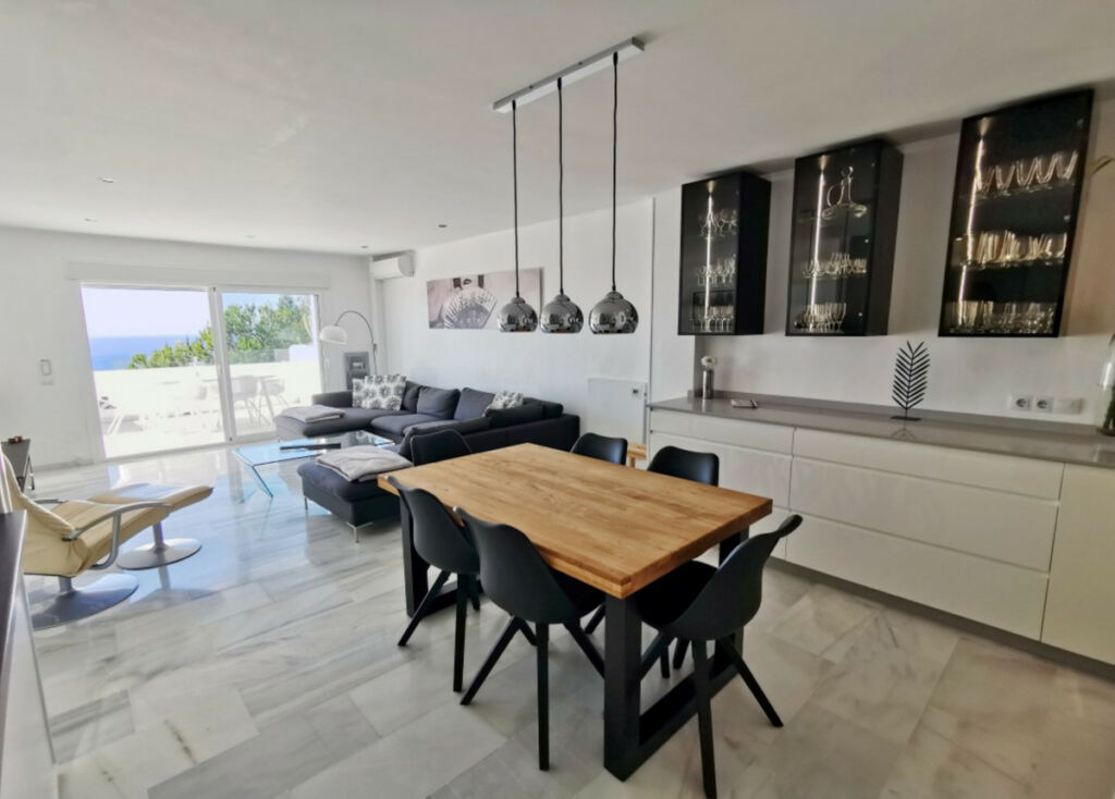 Middle Floor Apartment La Mairena Málaga - image 4