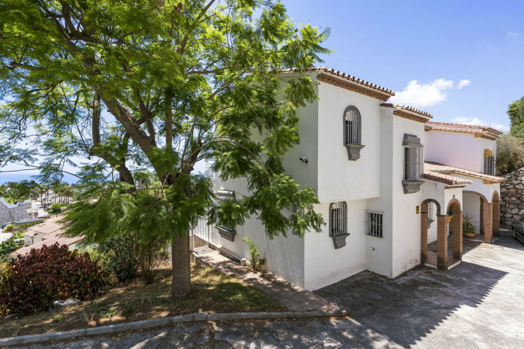 Semi-Detached House Calahonda Málaga - image 4