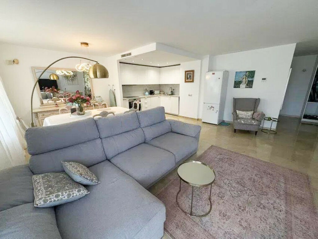 Ground Floor Apartment Benahavís Málaga - image 4