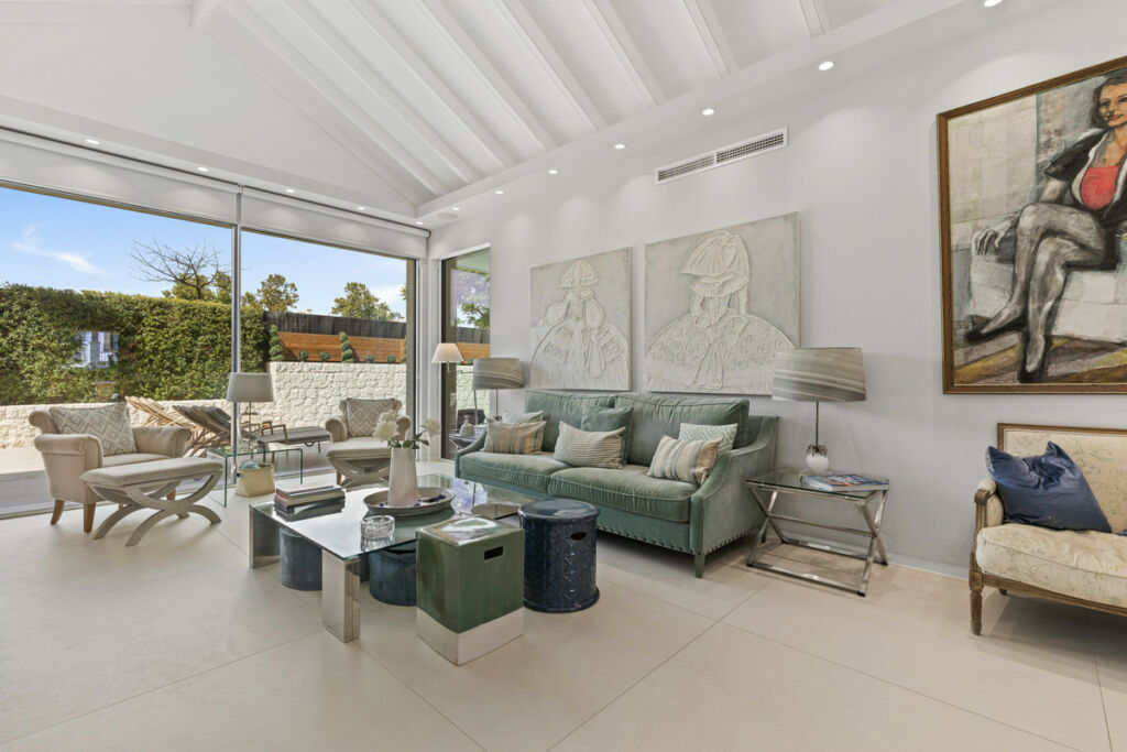Detached Villa Guadalmina Alta Málaga - image 4