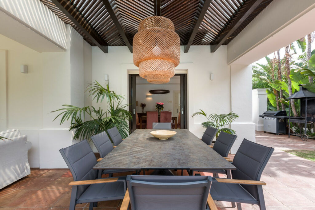 Detached Villa Guadalmina Baja Málaga - image 4