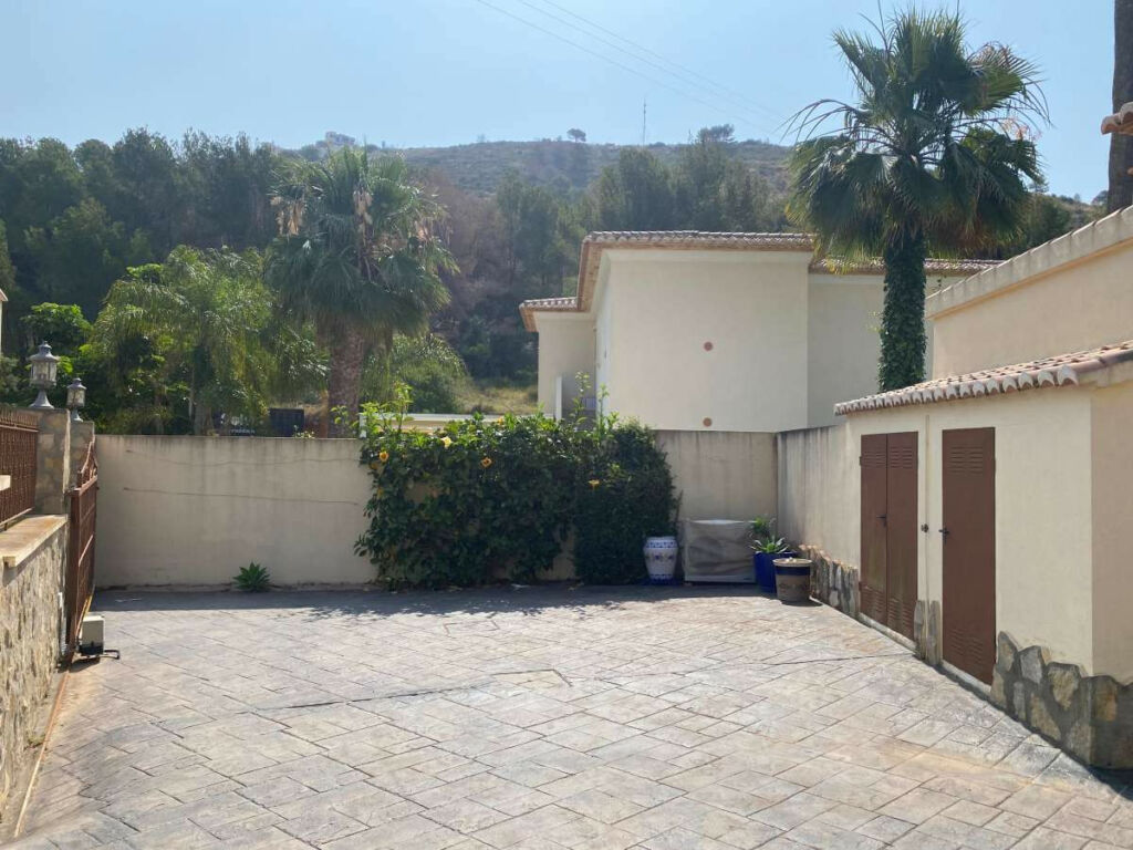 Detached Villa Moraira Alicante - image 4