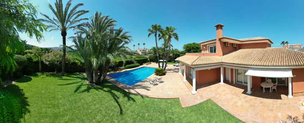 Detached Villa Denia Alicante - image 4