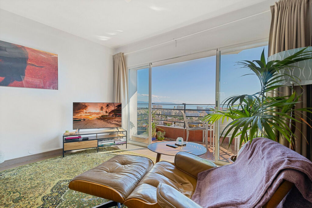 Middle Floor Apartment Torremolinos Málaga - image 4