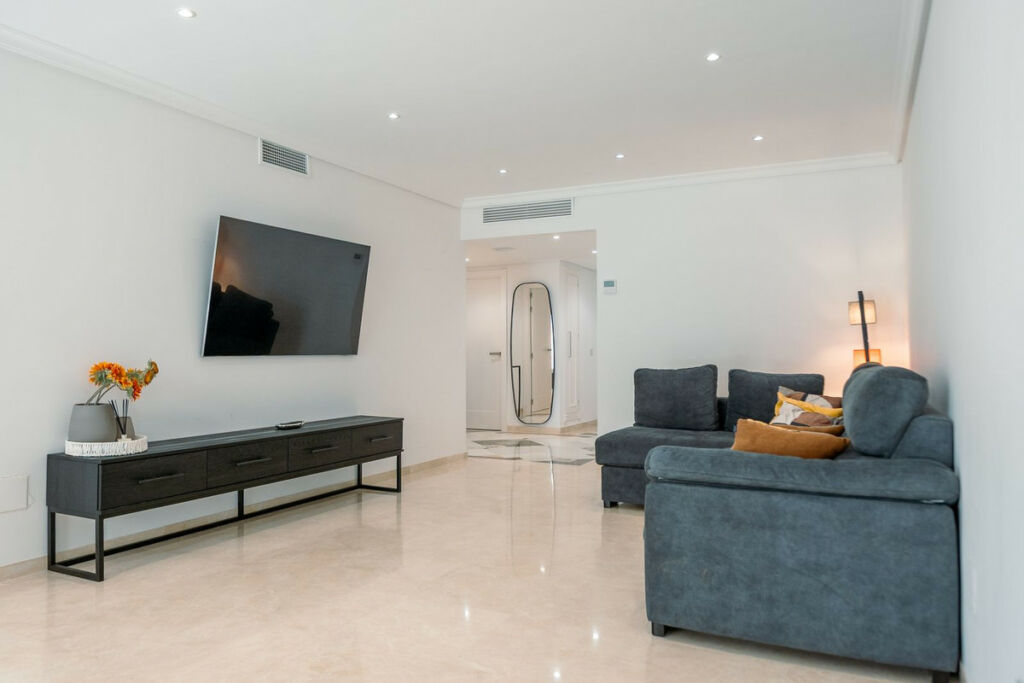 Ground Floor Apartment Estepona Málaga - image 4
