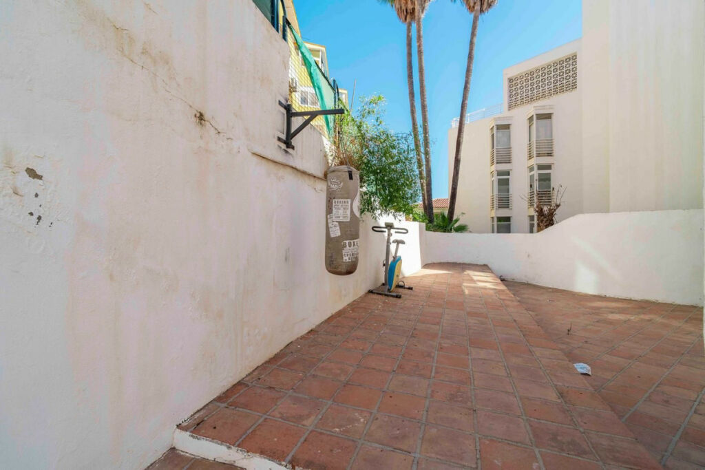 Middle Floor Apartment Fuengirola Málaga - image 5