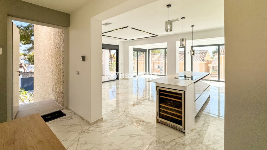 Detached Villa Los Balcones Alicante - image 4