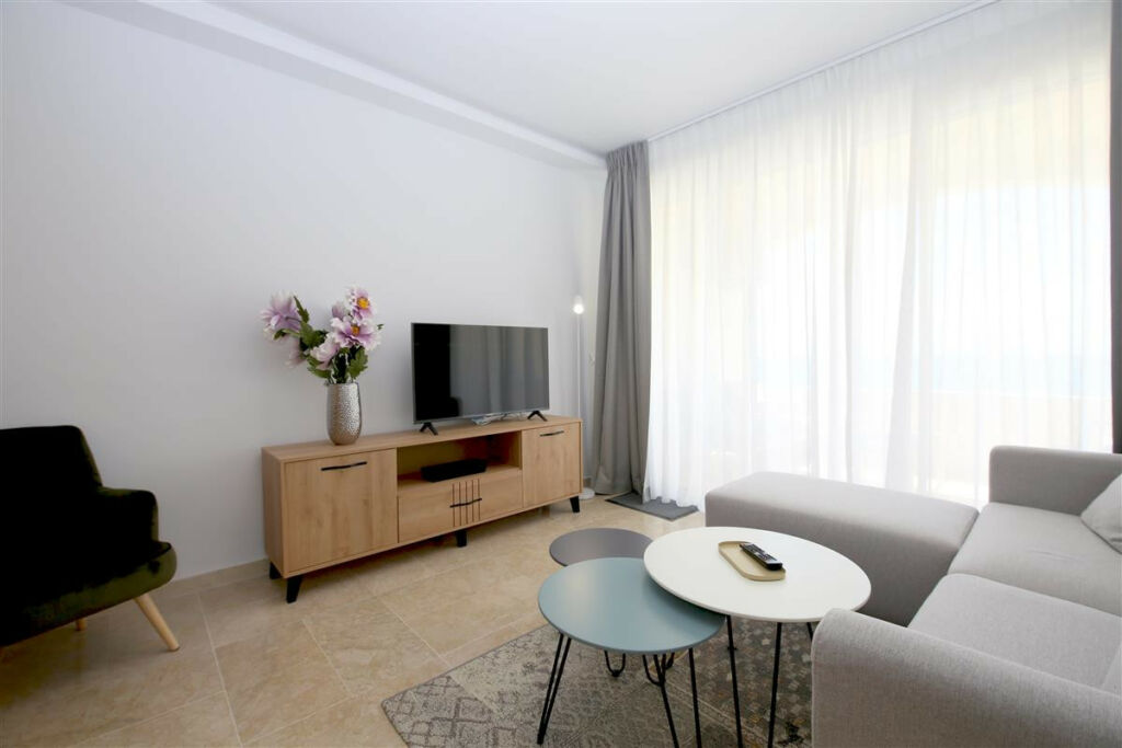 Ground Floor Apartment Estepona Málaga - image 4