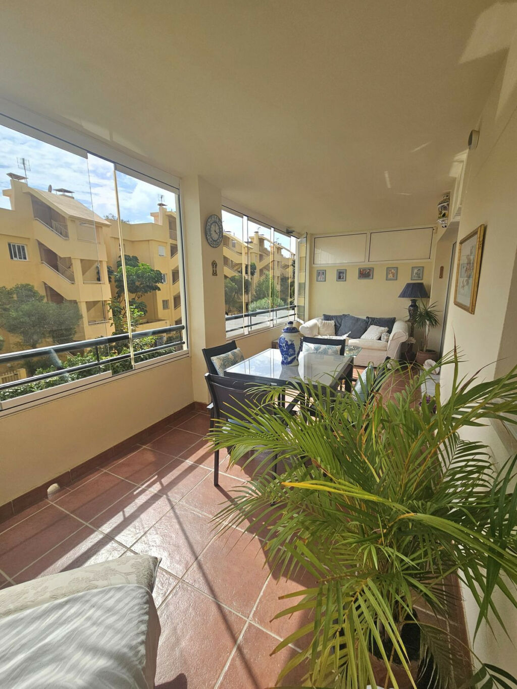 Middle Floor Apartment Calahonda Málaga - image 4
