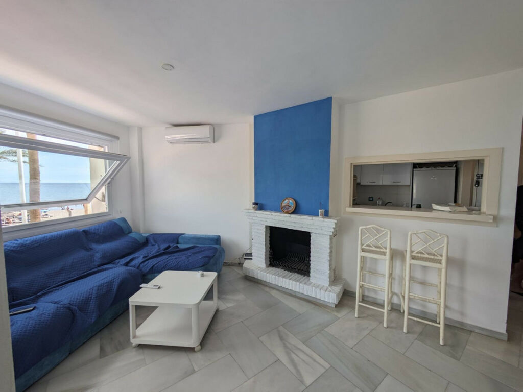 Middle Floor Apartment Benalmadena Málaga - image 4