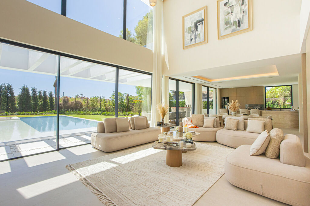 Detached Villa Los Monteros Málaga - image 4