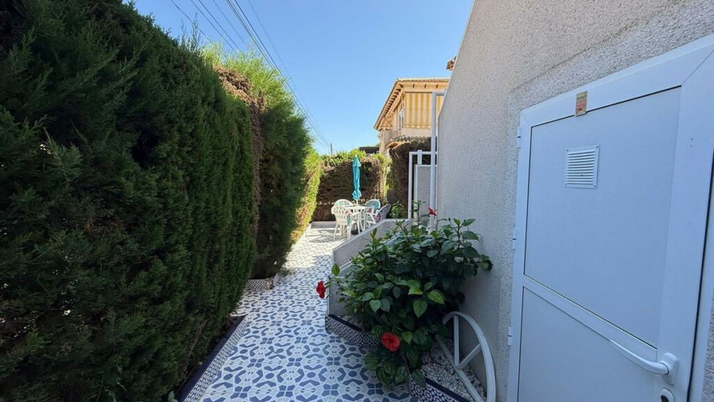 Bungalow Torrevieja Alicante - image 4