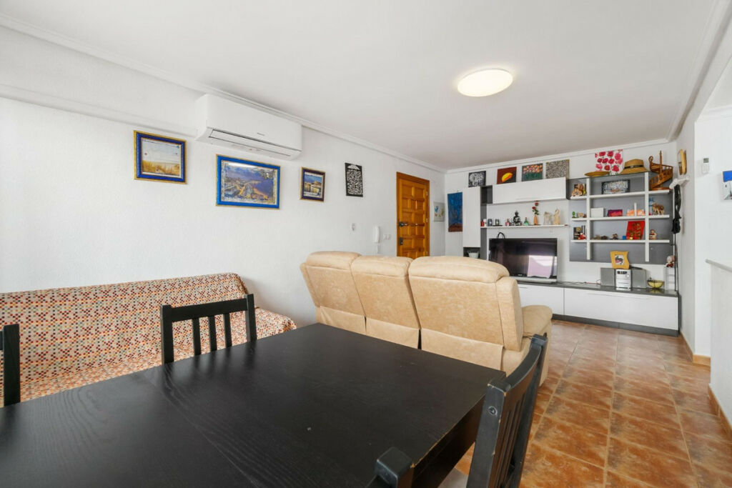 Middle Floor Apartment La Mata Alicante - image 4