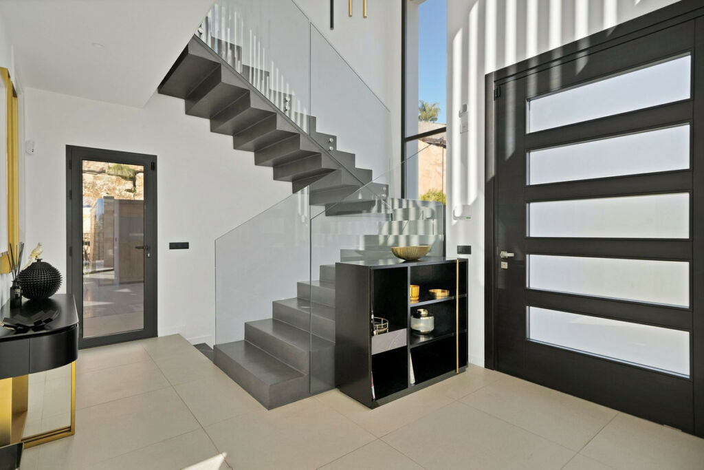 Detached Villa Benahavís Málaga - image 4