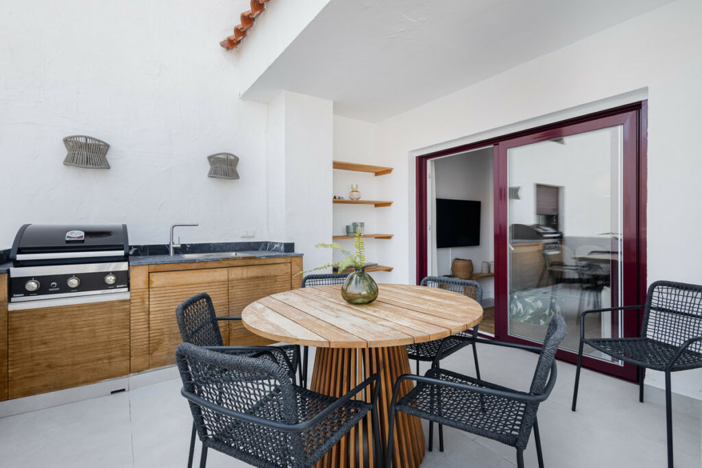 Middle Floor Apartment Nueva Andalucía Málaga - image 4