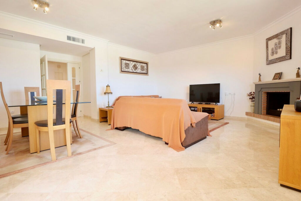 Penthouse La Mairena Málaga - image 4
