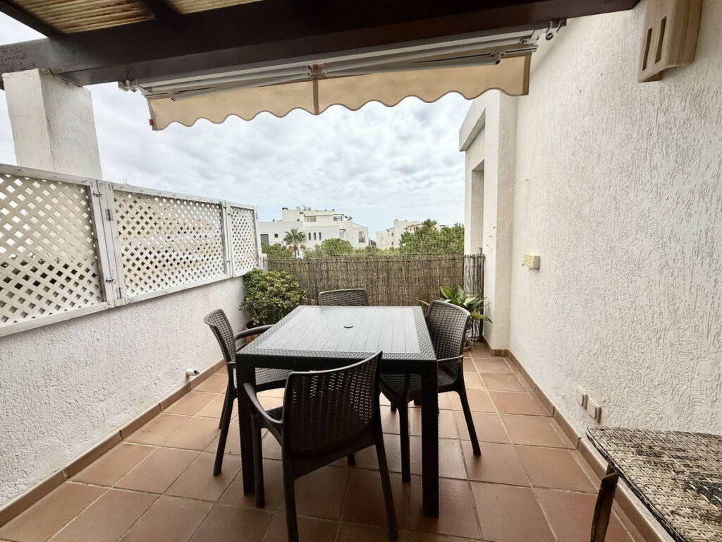 Middle Floor Apartment La Cala Málaga - image 4
