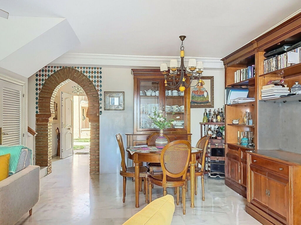 Townhouse Estepona Málaga - image 4