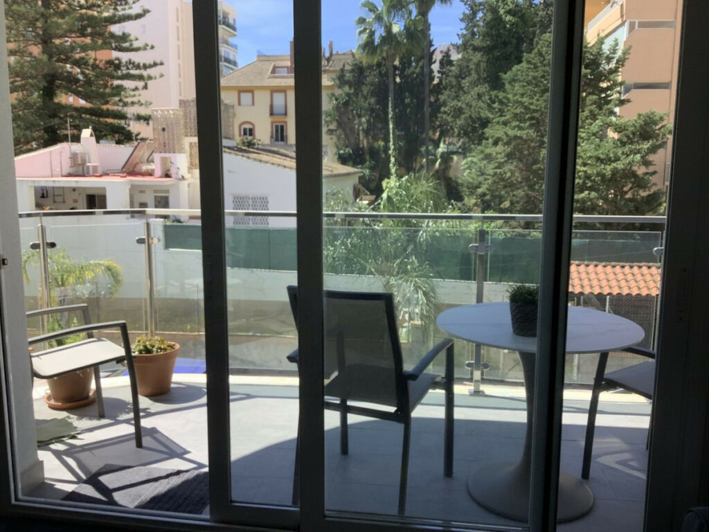 Middle Floor Apartment Fuengirola Málaga - image 4