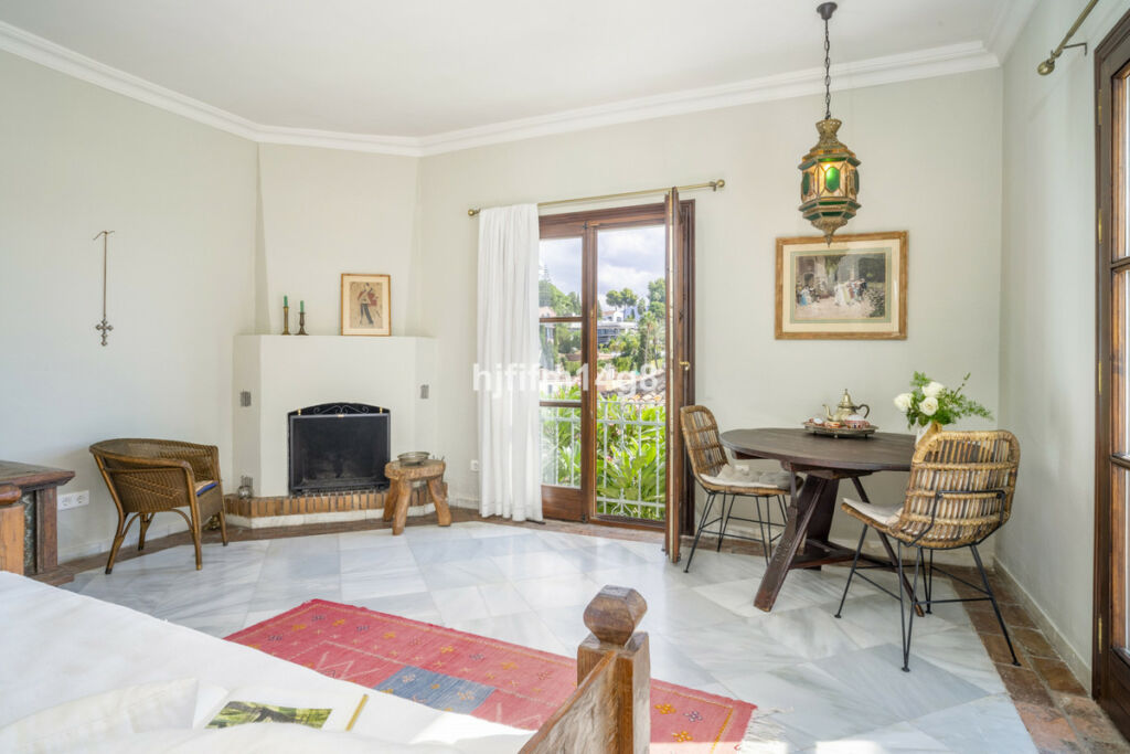Townhouse La Heredia Málaga - image 4