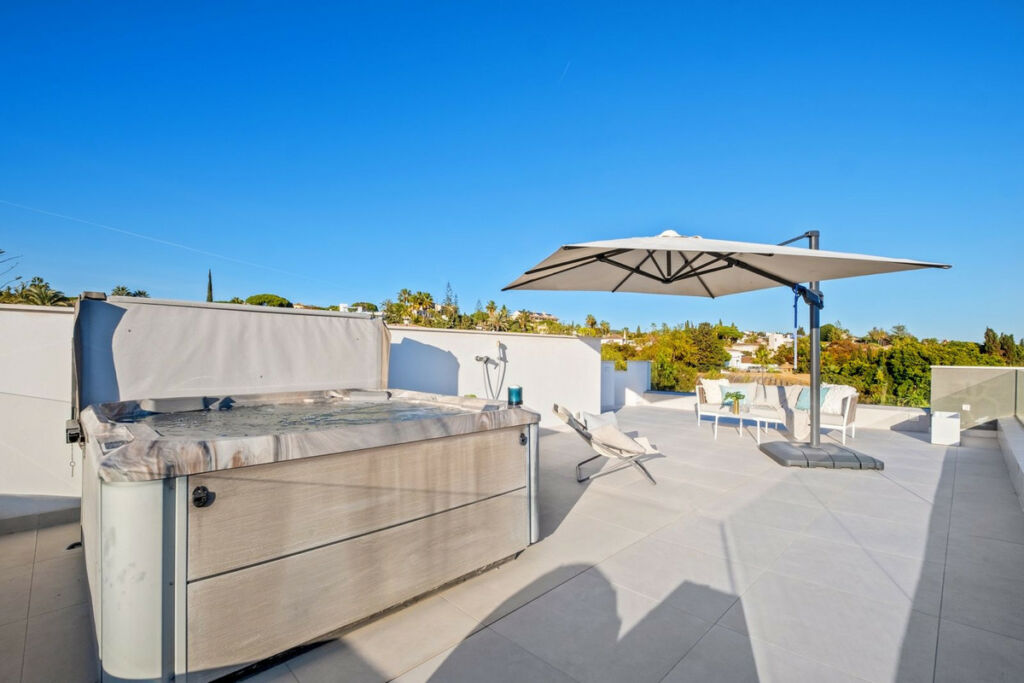 Detached Villa Marbesa Málaga - image 40