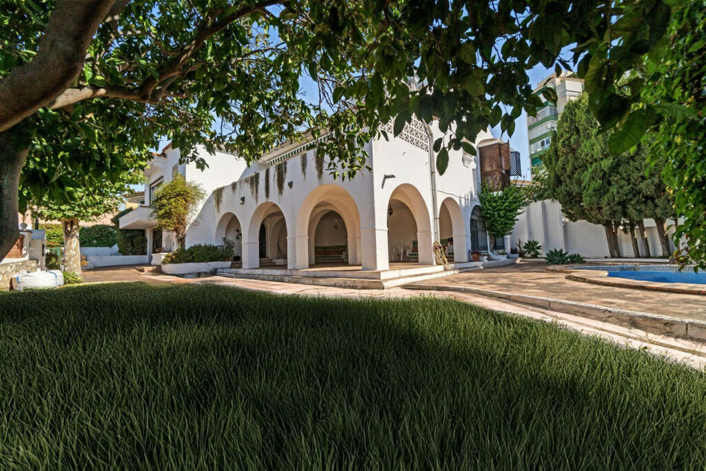 Detached Villa Fuengirola Málaga - image 40