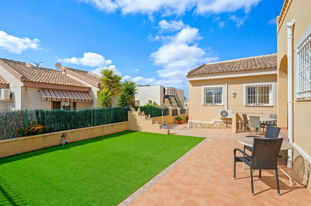 Detached Villa Rojales Alicante - image 40