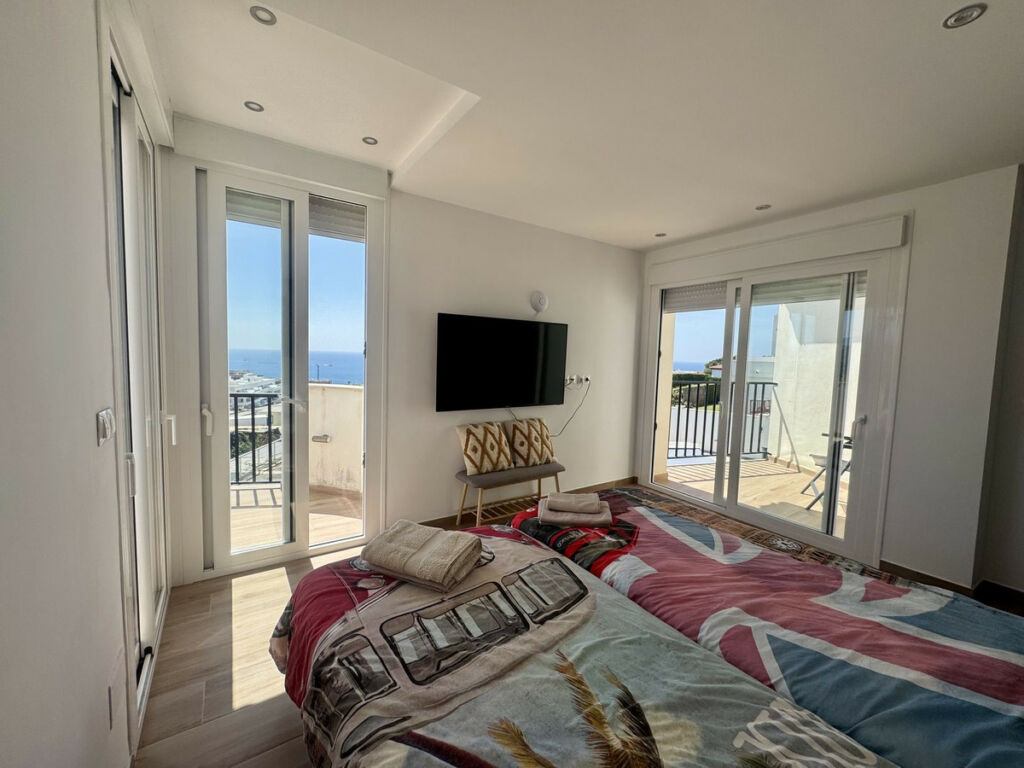 Detached Villa Estepona Málaga - image 40