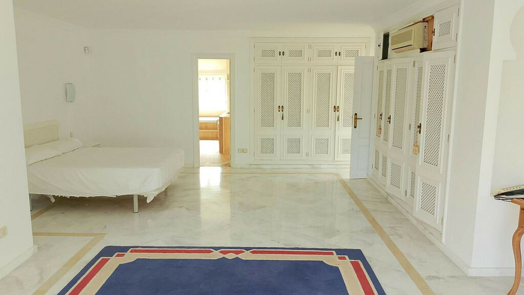 Detached Villa El Paraiso Málaga - image 40