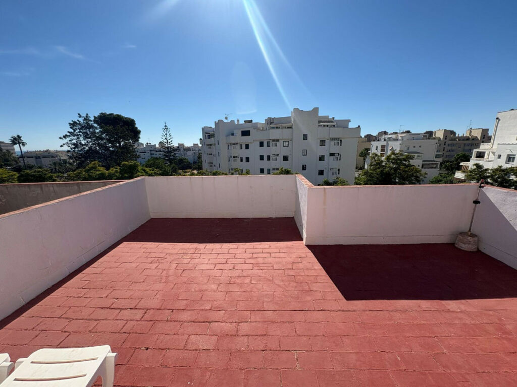 Semi-Detached House La Colina Málaga - image 40