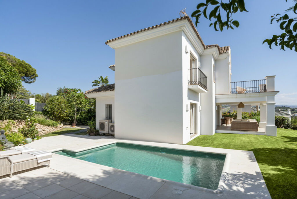Detached Villa Nueva Andalucía Málaga - image 40