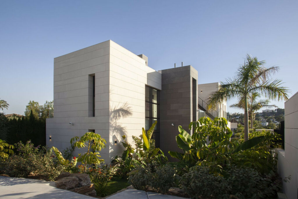Detached Villa Nueva Andalucía Málaga - image 40