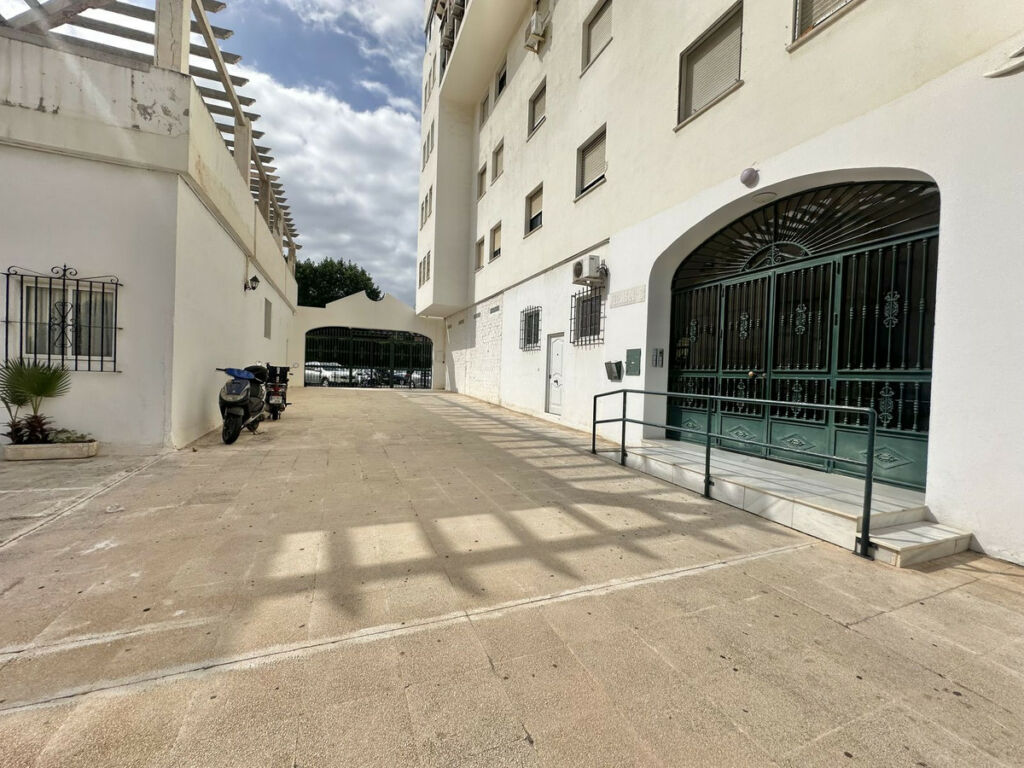 Middle Floor Apartment Fuengirola Málaga - image 41