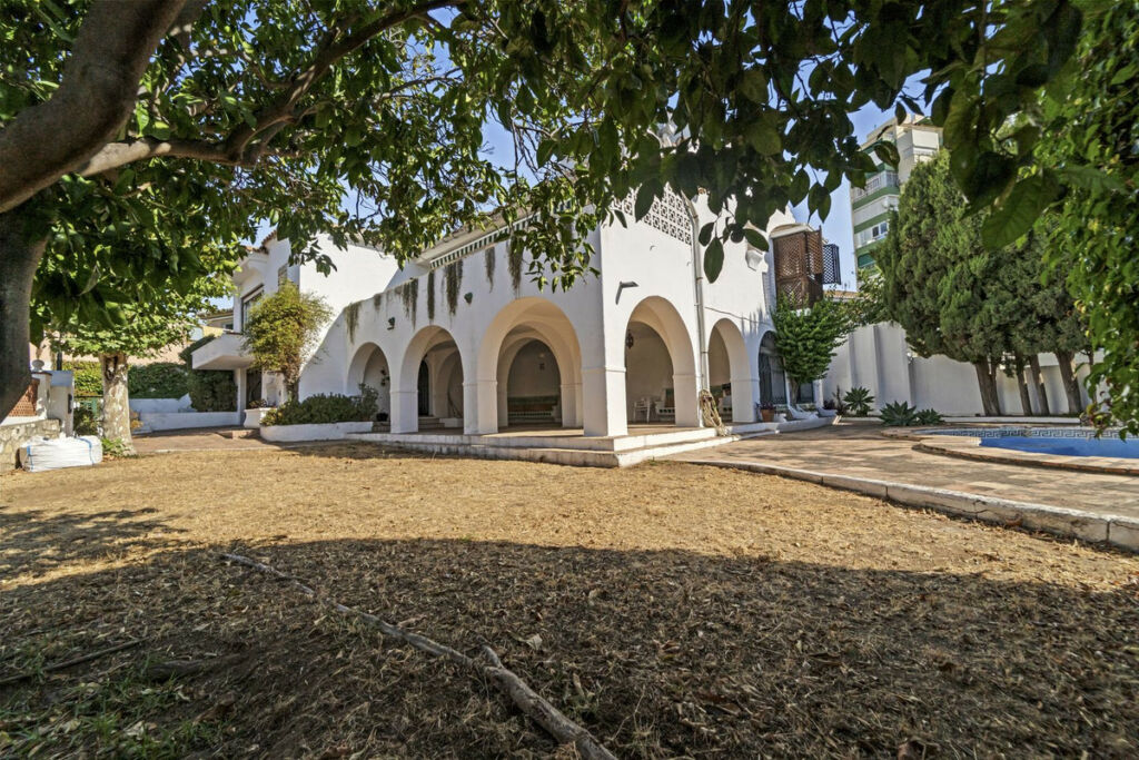 Detached Villa Fuengirola Málaga - image 41