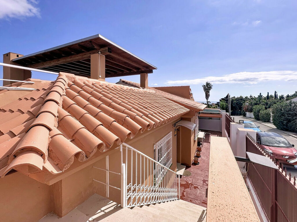 Detached Villa Estepona Málaga - image 41