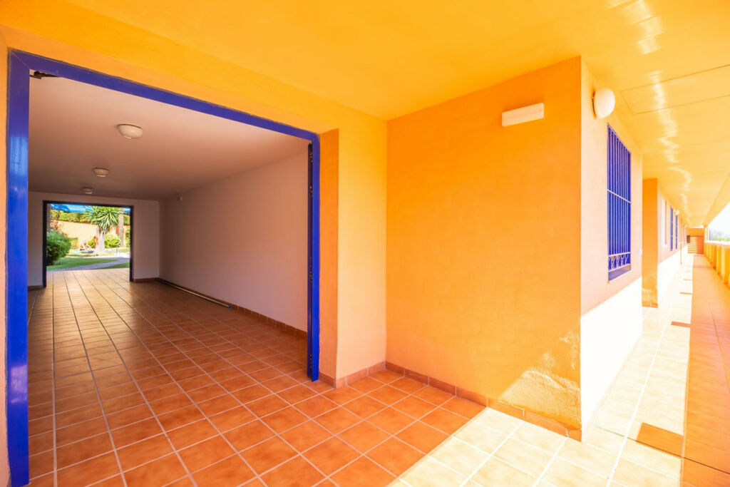 Penthouse La Duquesa Málaga - image 41