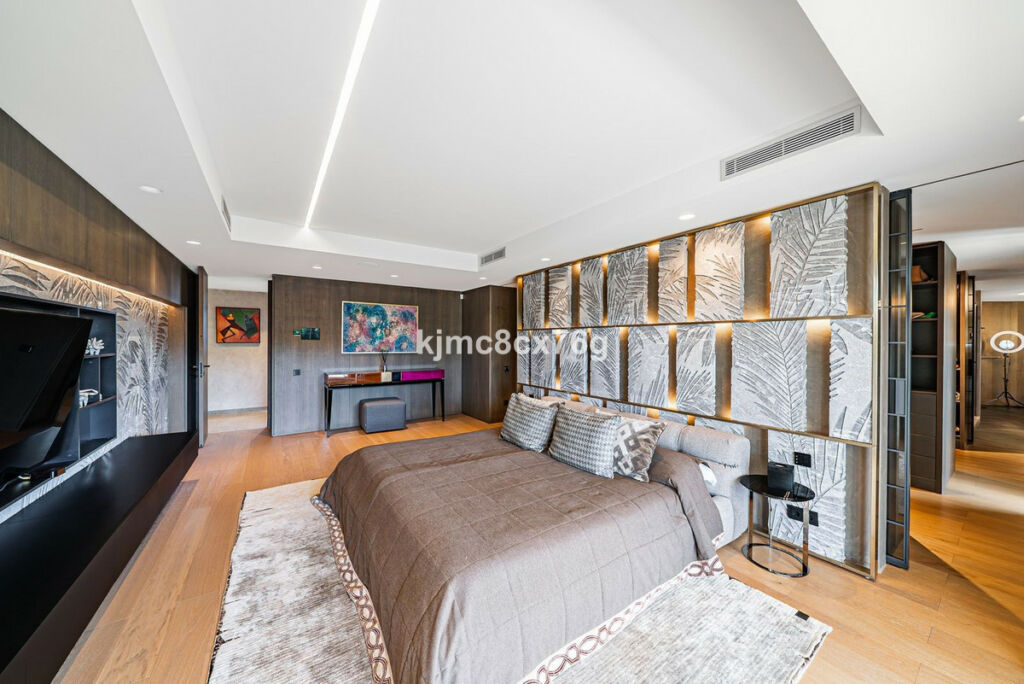 Detached Villa Guadalmina Baja Málaga - image 41