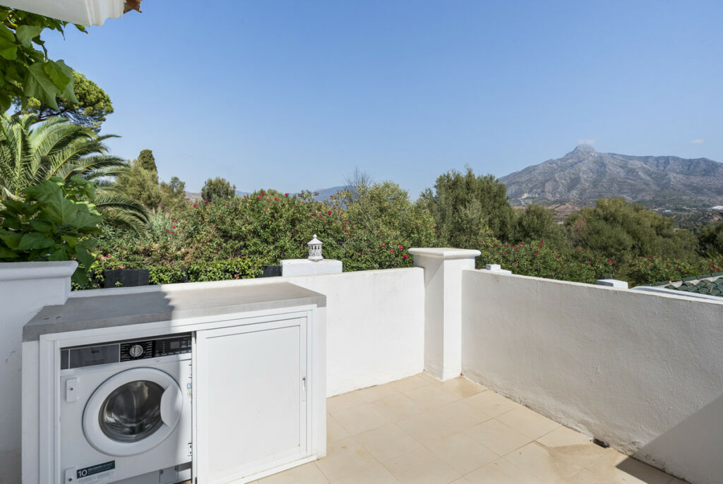 Detached Villa Nueva Andalucía Málaga - image 41
