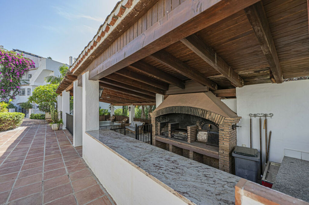 Townhouse Nueva Andalucía Málaga - image 41