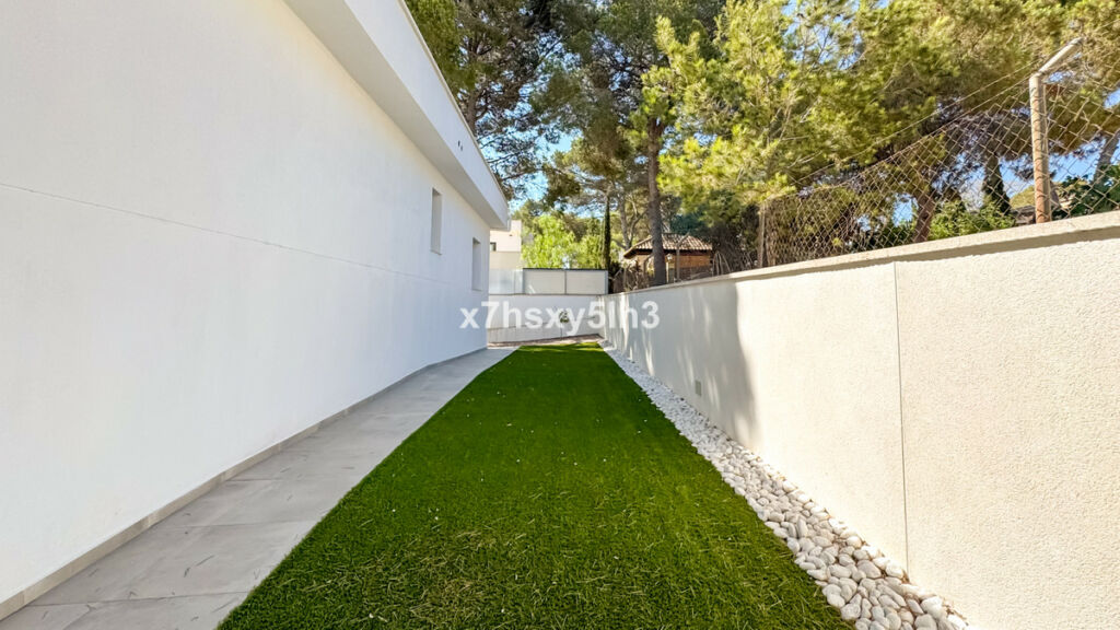 Detached Villa Los Balcones Alicante - image 41
