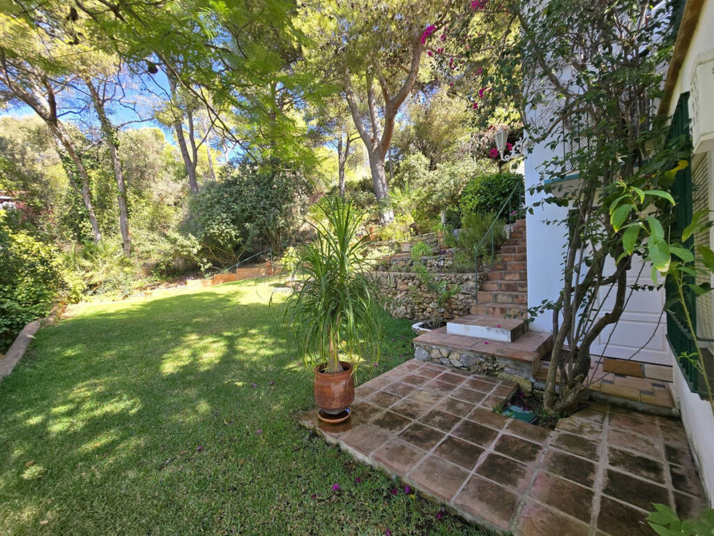 Detached Villa Marbella Málaga - image 42