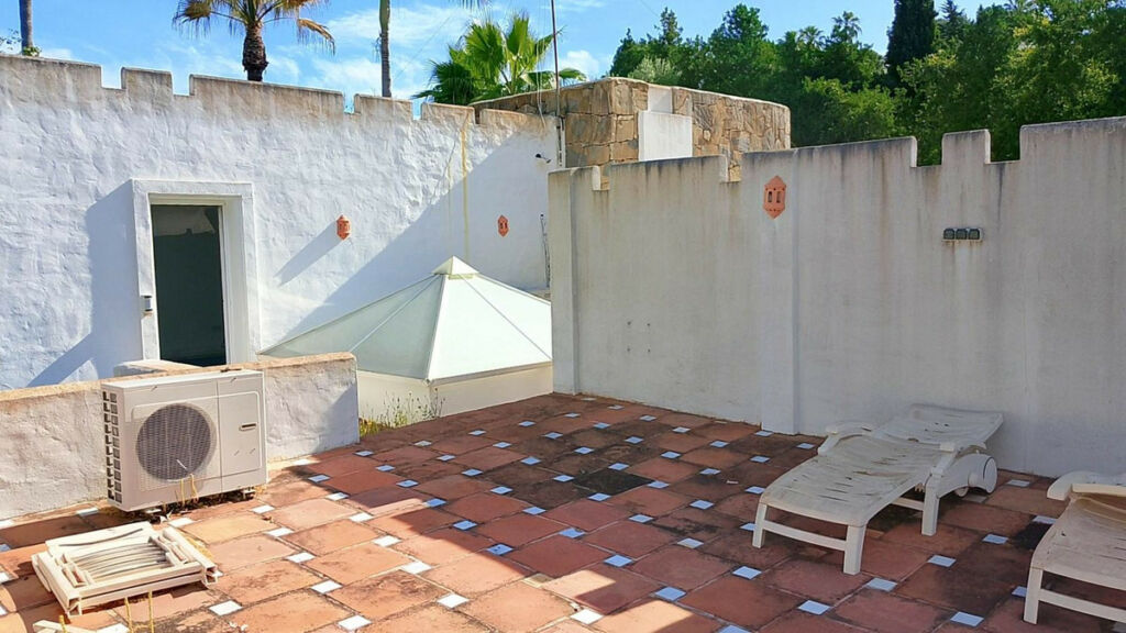 Detached Villa El Paraiso Málaga - image 43