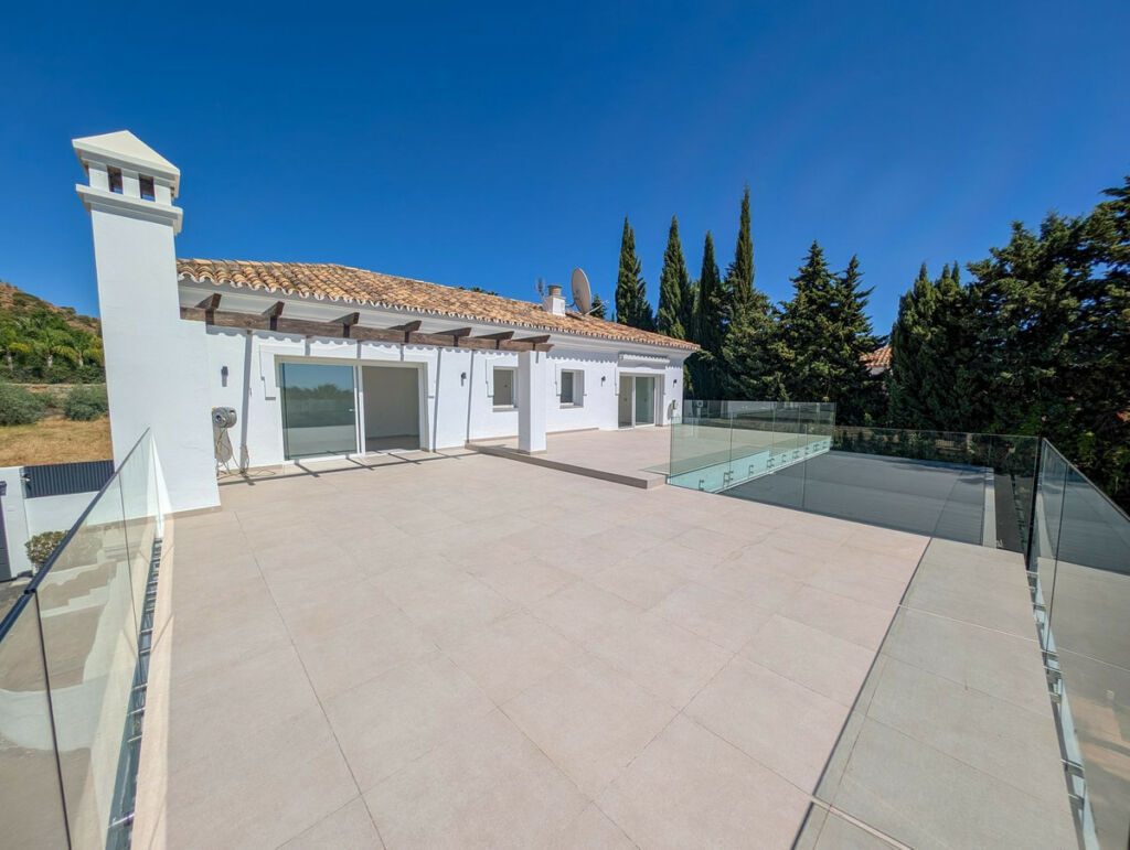 Detached Villa Nueva Andalucía Málaga - zdjęcie 43