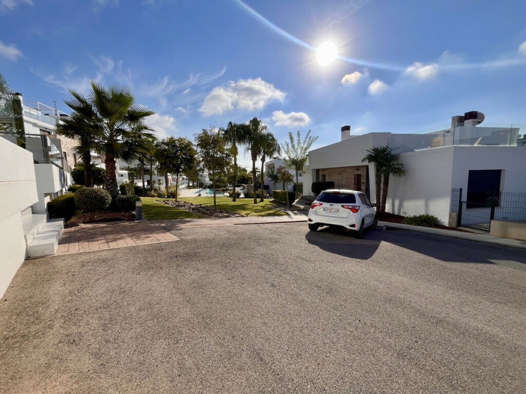 Detached Villa Villamartin Alicante - image 43