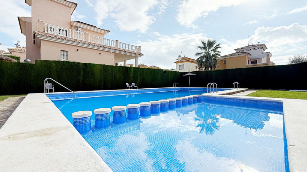 Detached Villa Los Altos Alicante - image 44