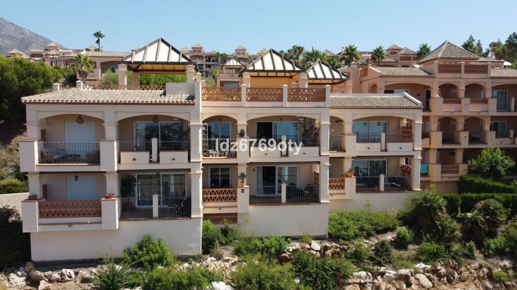 Middle Floor Apartment Benalmadena Málaga - image 44