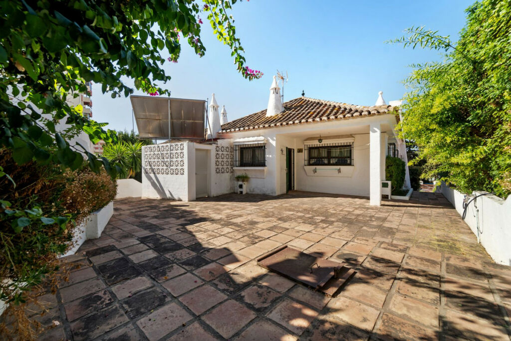 Detached Villa Fuengirola Málaga - image 44