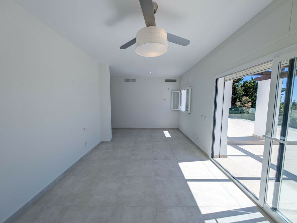 Detached Villa Nueva Andalucía Málaga - zdjęcie 44
