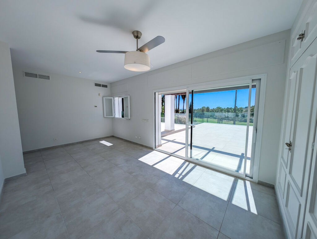 Detached Villa Nueva Andalucía Málaga - zdjęcie 45