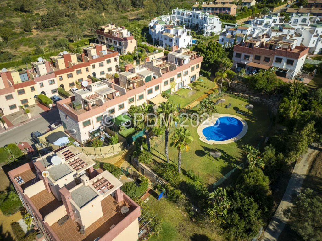 Townhouse La Duquesa Málaga - image 45